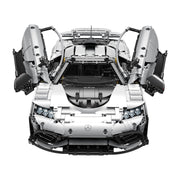 Maquette Mercedes-AMG ONE en briques 1:8 - Vue latérale hypercar | TrackBricks