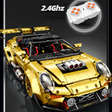 Porsche GT3 Gold Edition en briques 1:8 – gros plan sur le moteur flat-6 détaillé
