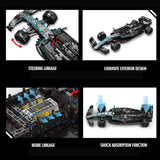 Mercedes AMG F1 W16 en briques 1:8 – gros plan sur le cockpit et le volant