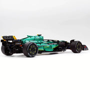Aston Martin F1 AMR25 en briques 1:8 – vue plongeante montrant le plancher aérodynamique