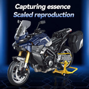 Yamaha Tracer 9 GT en briques 1:5 - Vue arrière sacoches latérales | TrackBricks