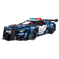 Ford Mustang Police Custom Edition GULY 10655 en briques — vue 3/4 avant avec gyrophares et pare-buffle
