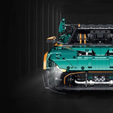 Aston Martin Vulcan en briques 1:8 – vue de face avec calandre et phares détaillés