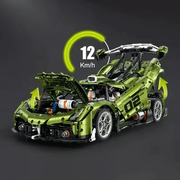 Koenigsegg en briques 1:8 – vue arrière avec aileron actif et feux LED